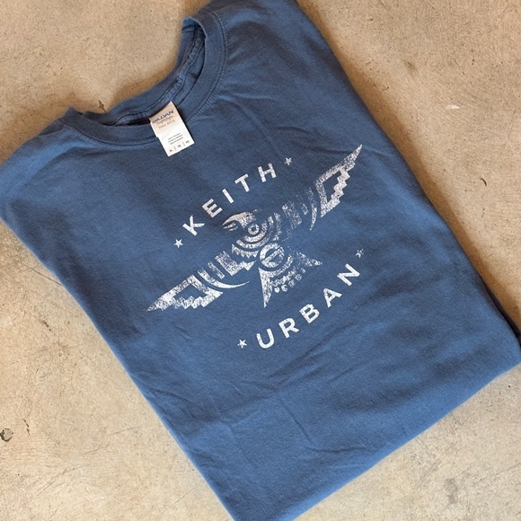 Keith Urban Graffiti U 18’ World Tour Shirt - Picture 3 of 6